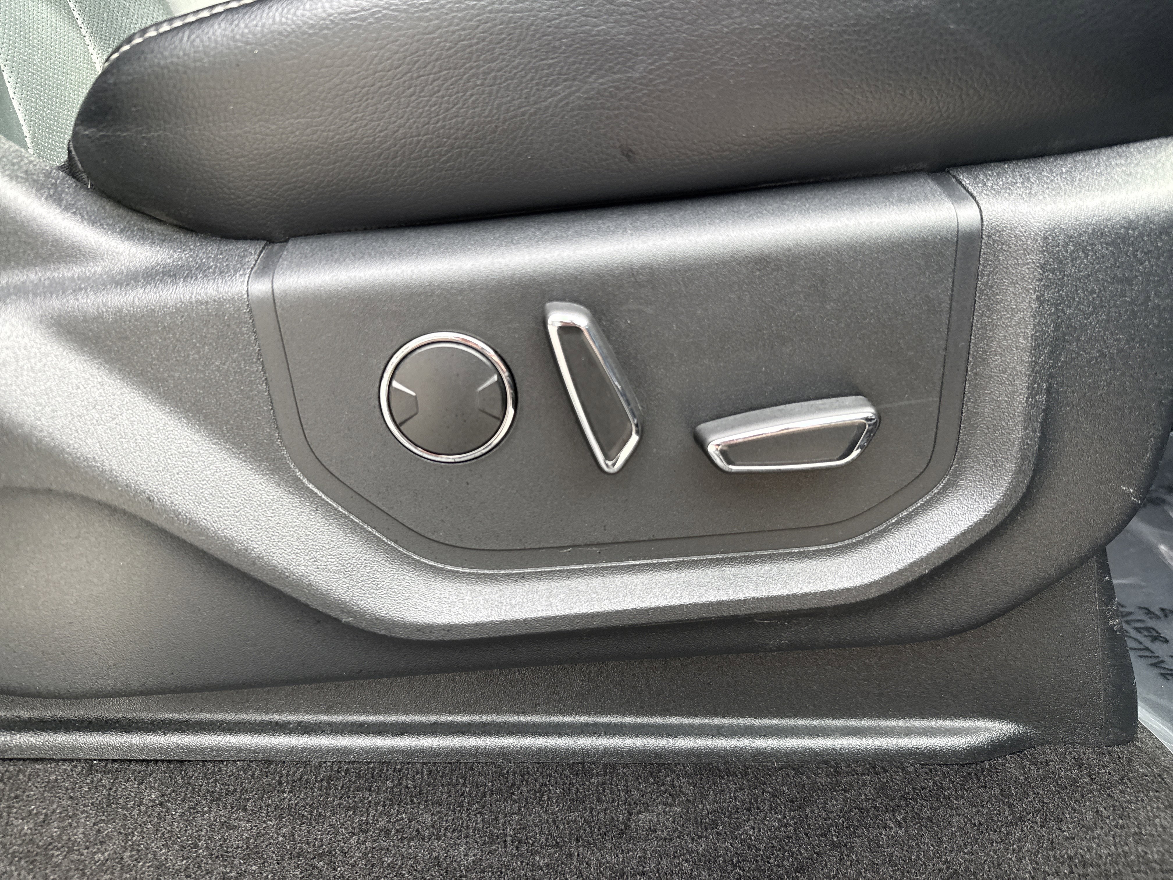 Certified 2018 Ford F150 Lariat image 31