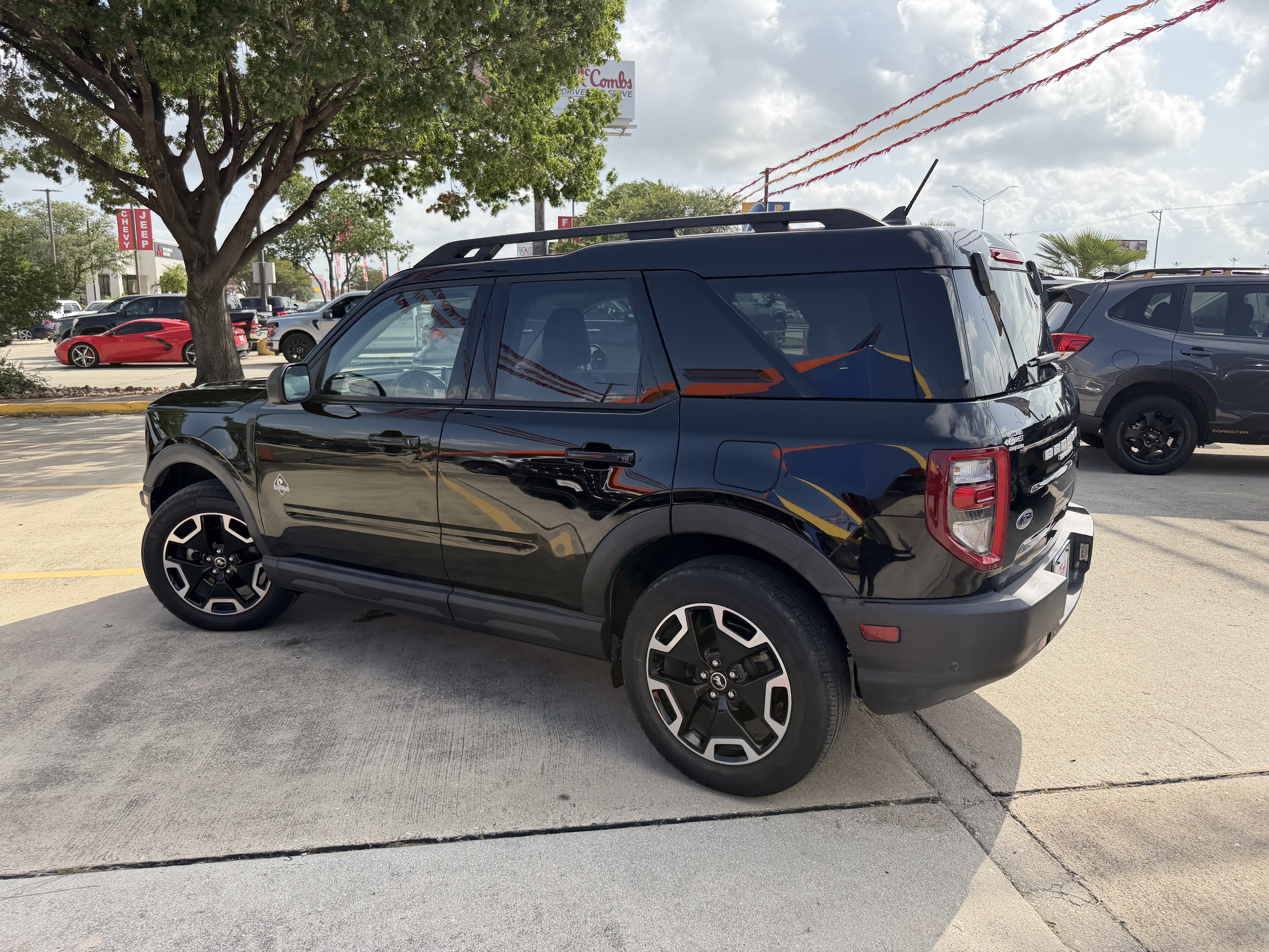 Certified 2023 Ford Bronco Sport Outer Banks AWD/4WD image 11