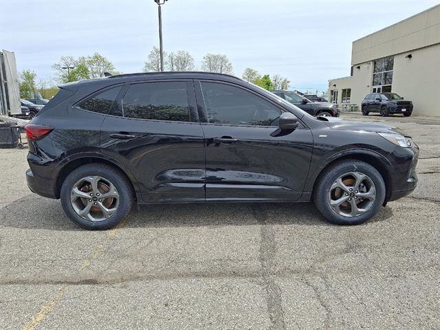 Certified 2023 Ford Escape ST-Line w/ Tech Pack #1 AWD/4WD image 32
