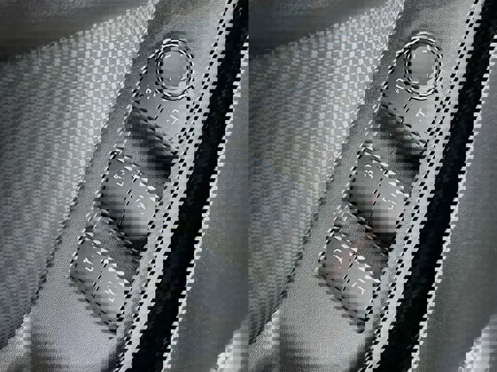 Used 2025 Chevrolet Equinox RS w/ Safety and Technology Package image 29