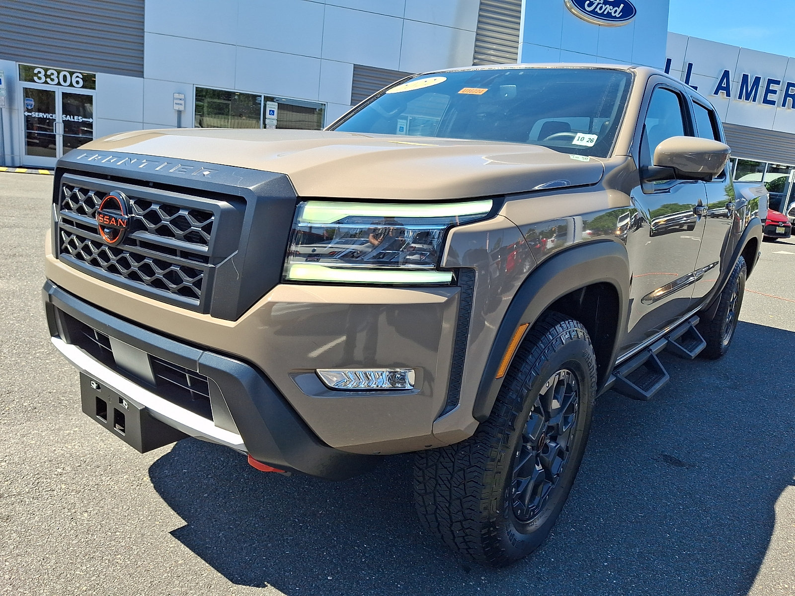 Used 2022 Nissan Frontier PRO-4X w/ Pro-4X Premium Package AWD/4WD image 4