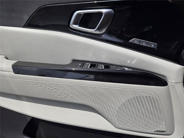 Used 2022 Kia Carnival SX Prestige FWD image 20