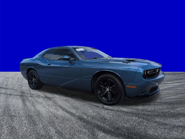 Used 2020 Dodge Challenger SXT w/ Driver Convenience Group image 8