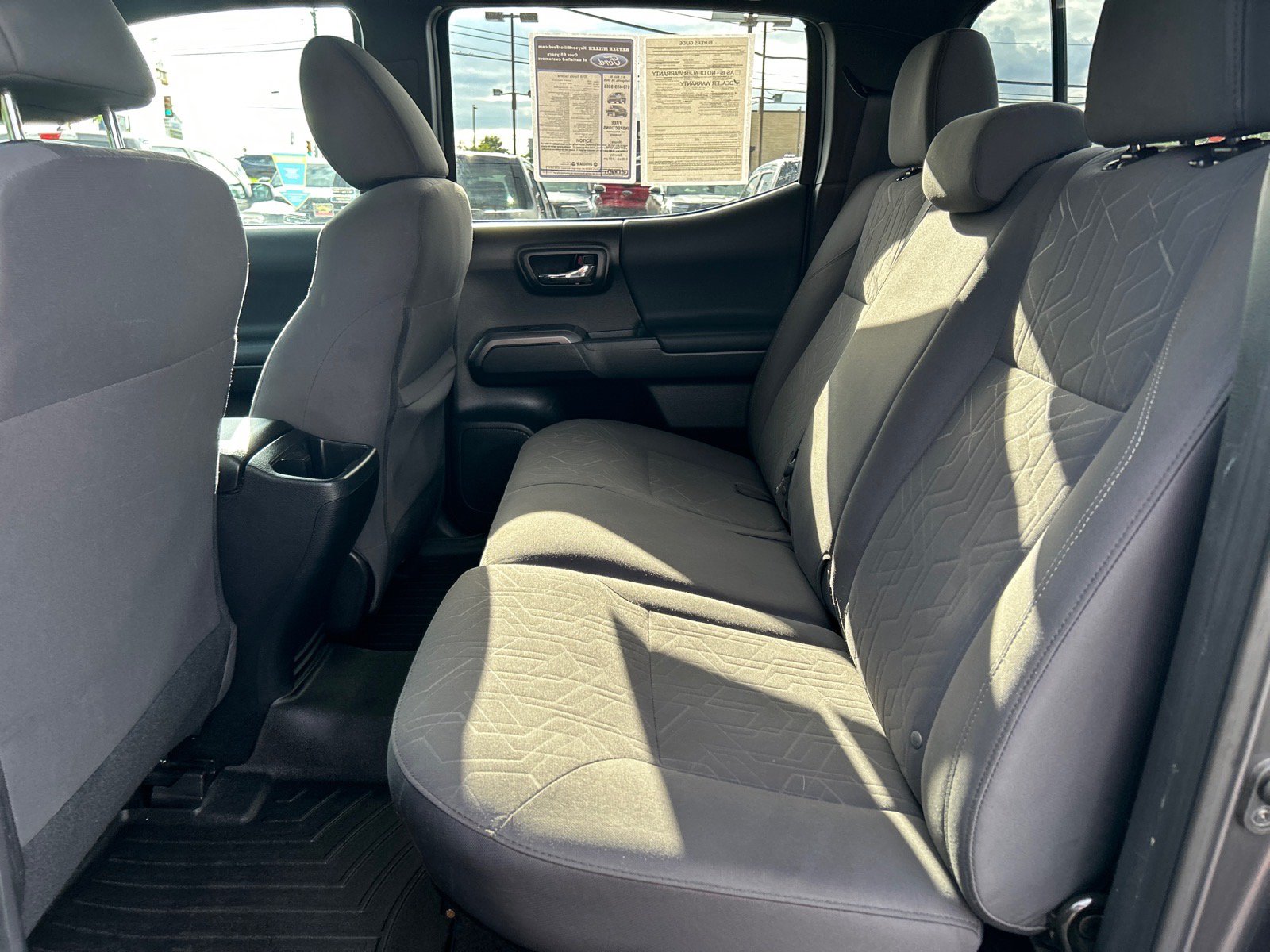 Used 2018 Toyota Tacoma TRD Sport AWD/4WD image 8