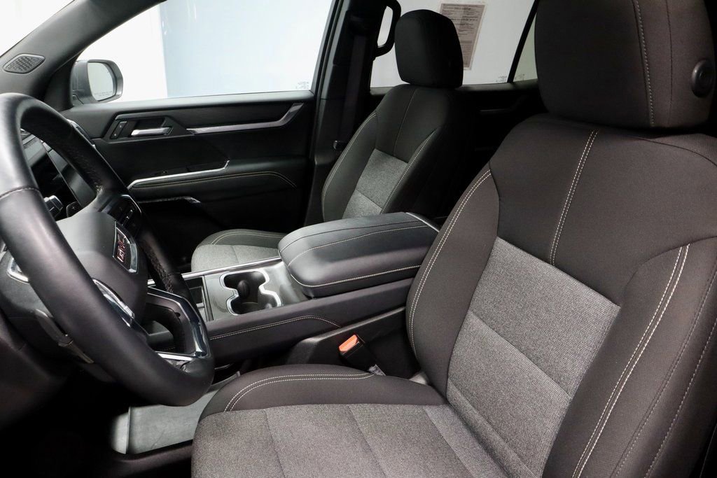 Used 2025 GMC Acadia Elevation image 26