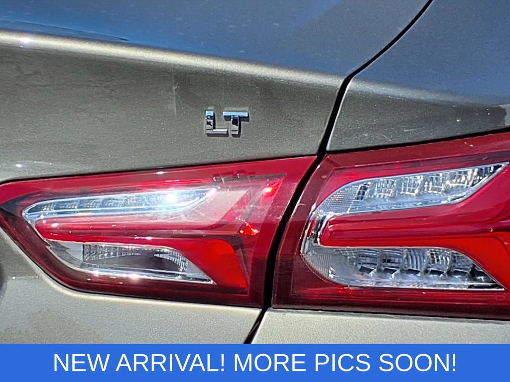 Used 2020 Chevrolet Malibu LT FWD image 23