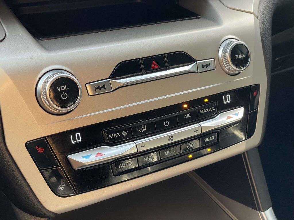 Certified 2021 Ford Explorer XLT w/ Equipment Group 202A image 15