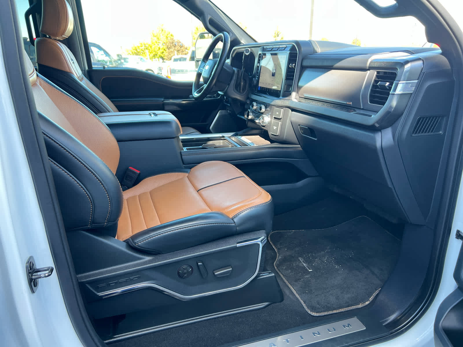 Certified 2024 Ford F350 Platinum w/ Tremor Off-Road Package image 18