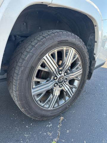 Used 2025 Toyota Sequoia Capstone AWD/4WD image 10