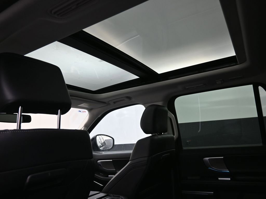 Certified 2025 Ford Expedition Max Platinum image 23