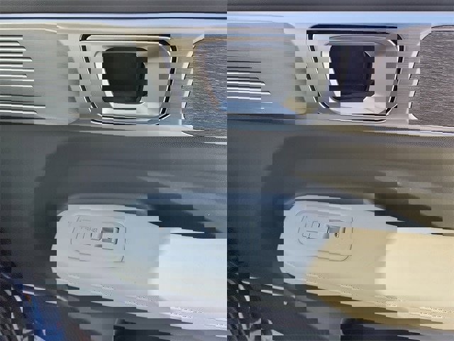 Used 2025 Hyundai Santa Fe Calligraphy w/ Tow & Go Package image 36