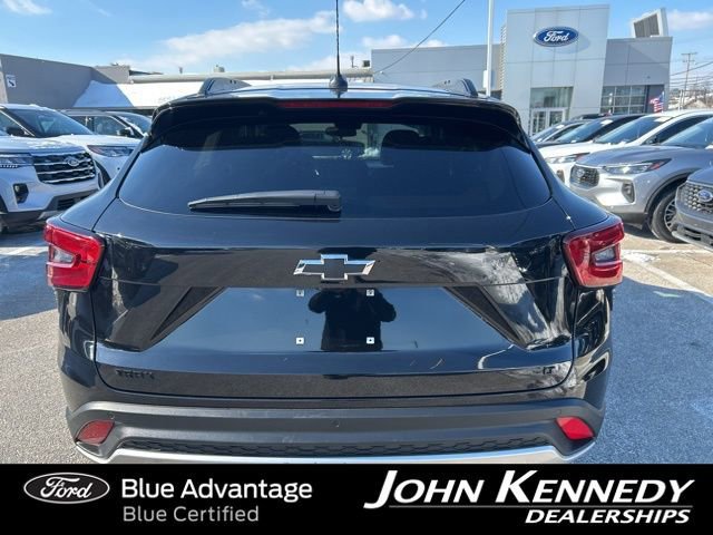 Used 2024 Chevrolet Trax LT w/ Driver Confidence Package image 3