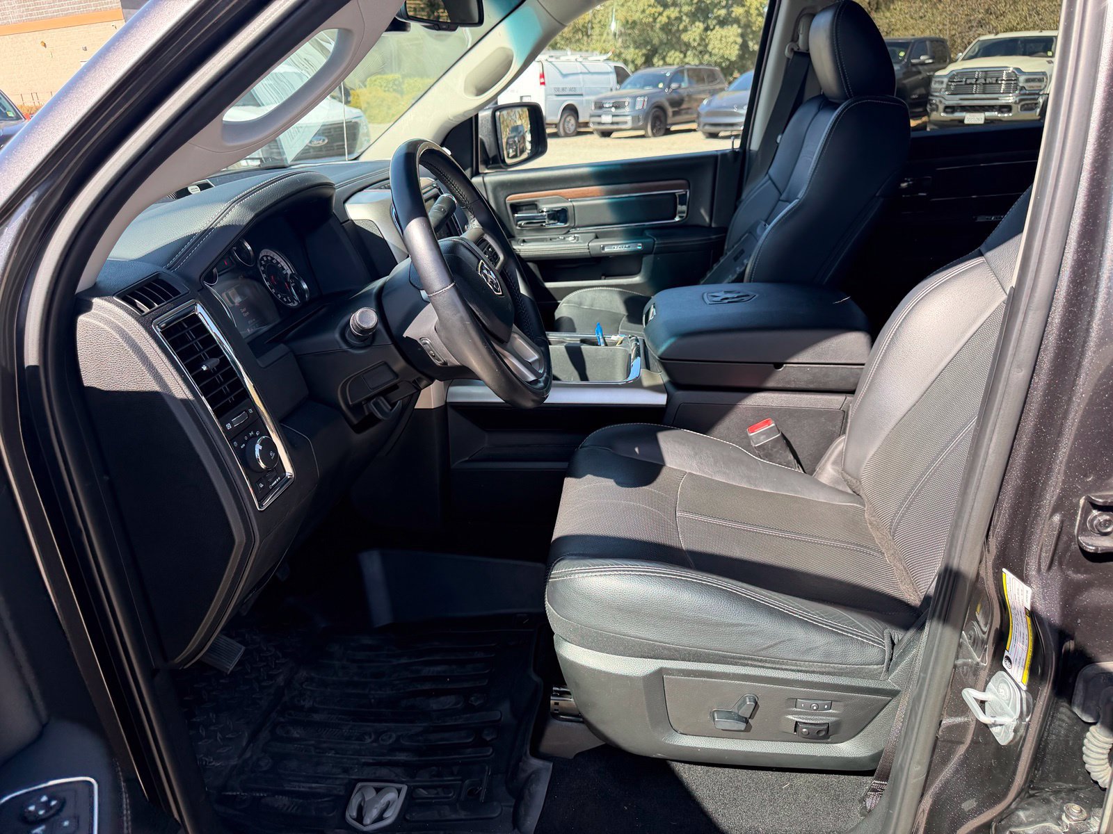 Used 2018 RAM 2500 Laramie w/ Off Road Package AWD/4WD image 10