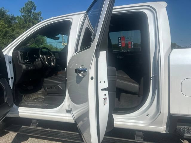 Used 2024 Chevrolet Silverado 2500 High Country w/ High Country Premium Package AWD/4WD image 7