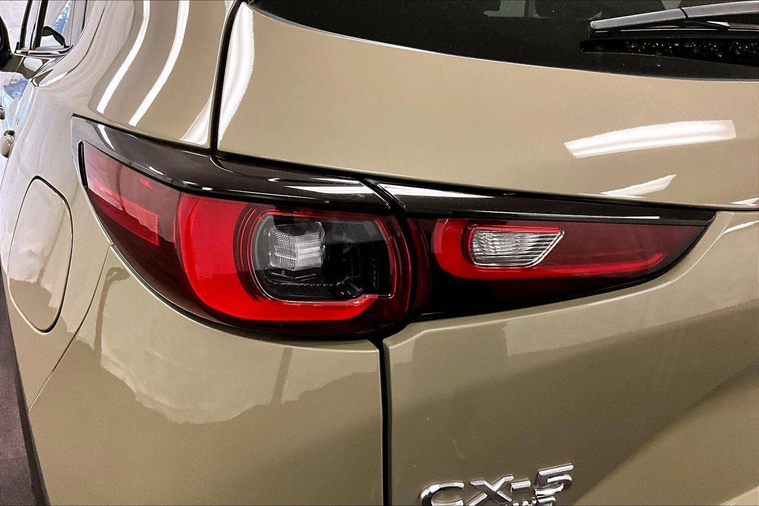 Used 2024 MAZDA CX-5 Carbon Edition image 28