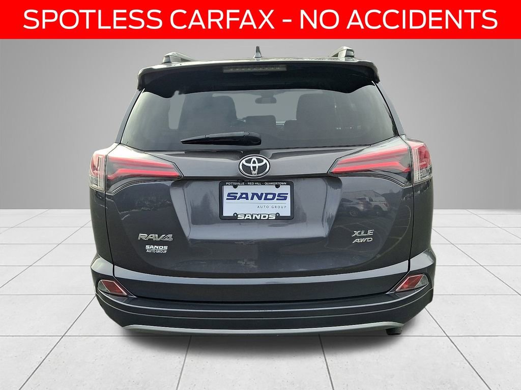 Used 2018 Toyota RAV4 XLE image 5