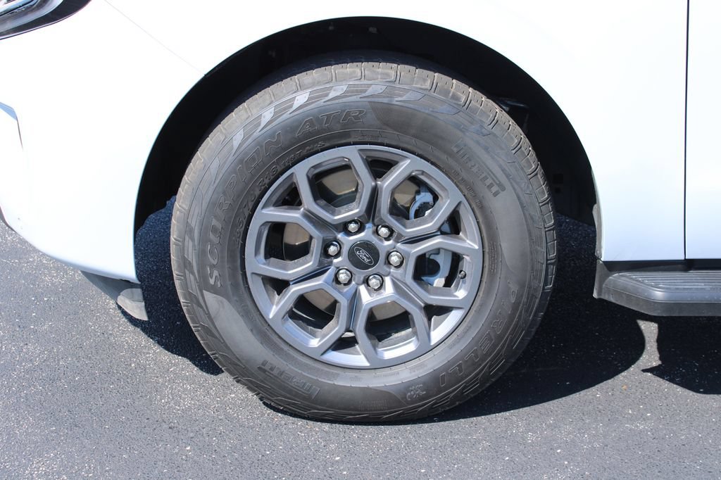 Certified 2025 Ford Expedition Active AWD/4WD image 6