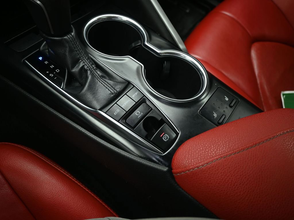 Used 2019 Toyota Camry XSE image 16