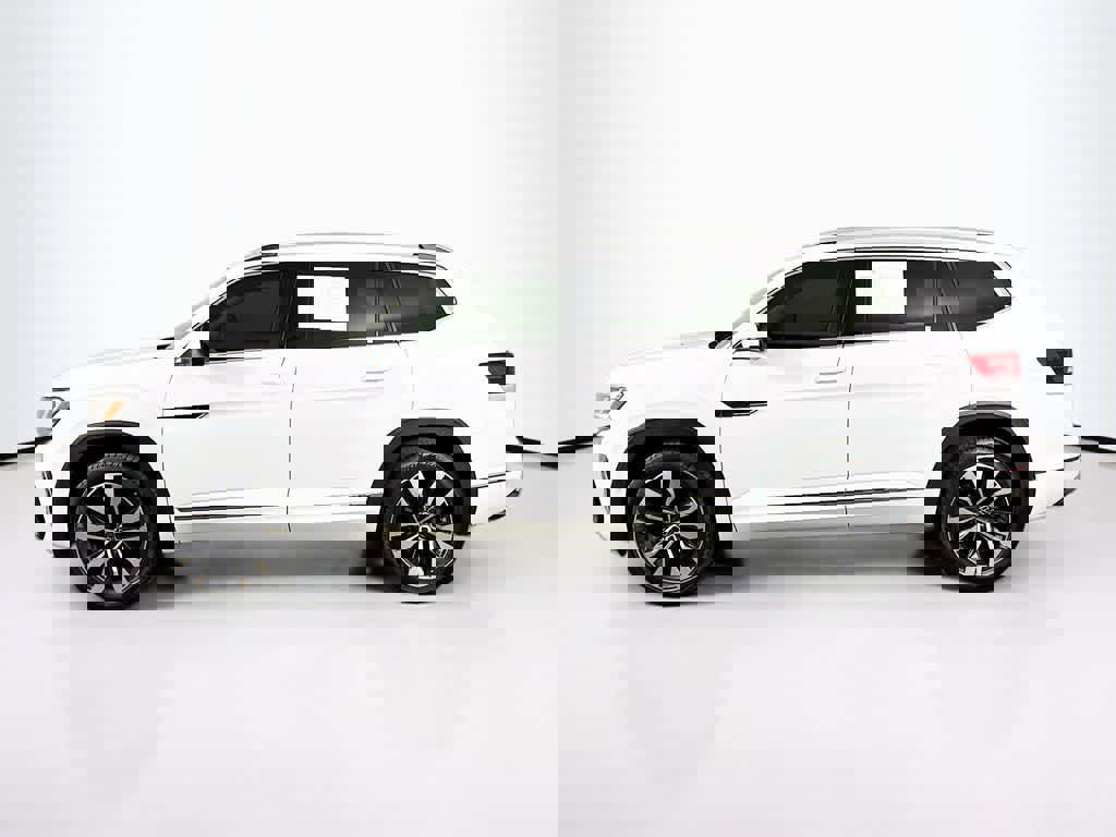 Used 2022 Volkswagen Atlas SEL Premium image 3