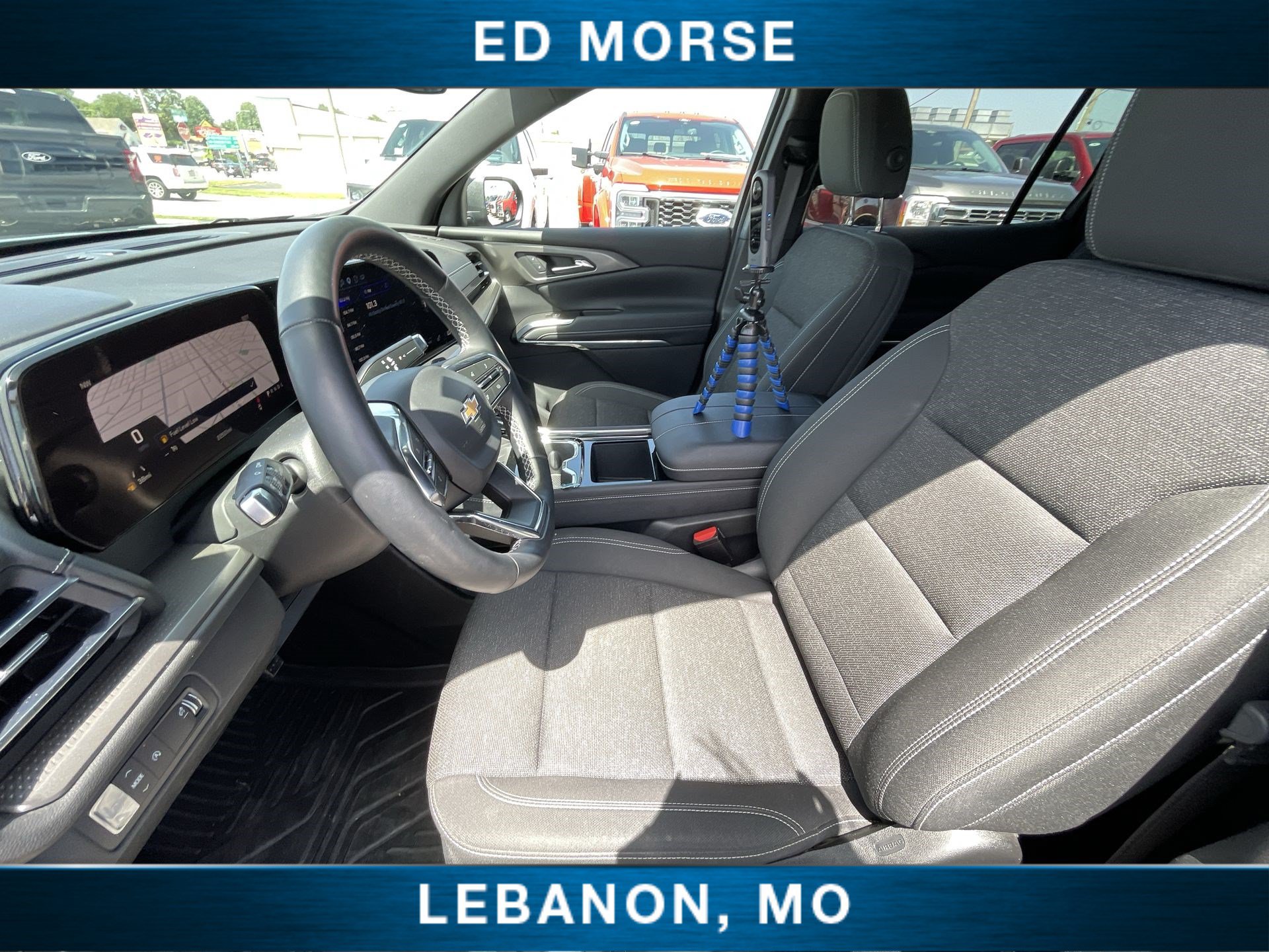 Used 2025 Chevrolet Traverse LT FWD image 19