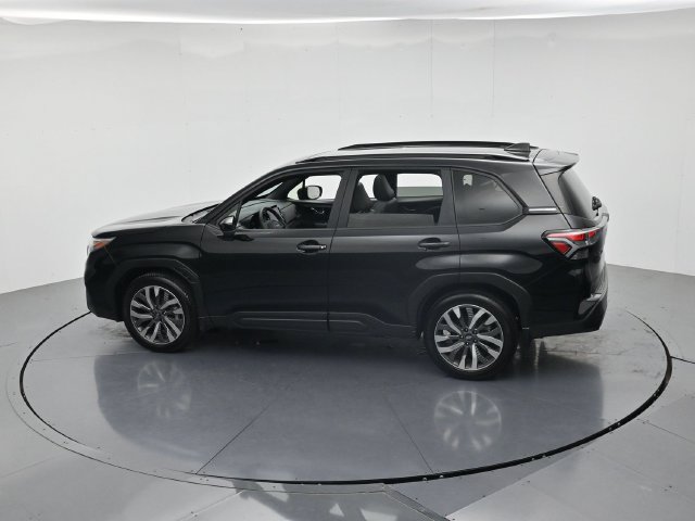Used 2025 Subaru Forester Touring w/ Popular Package - Touring AWD/4WD image 45