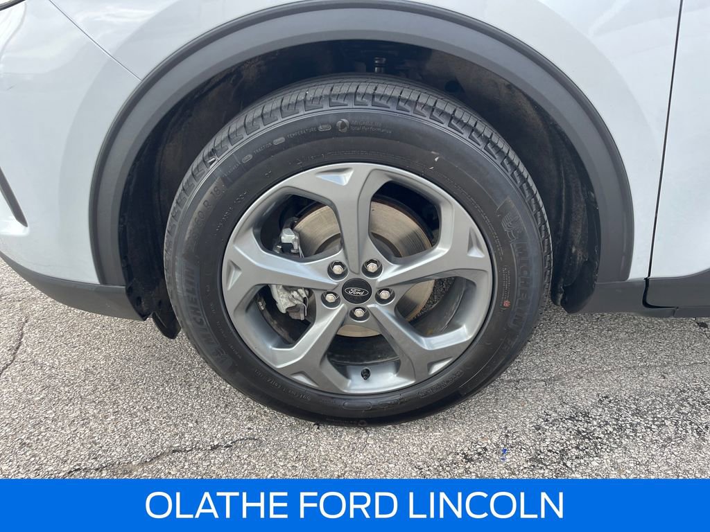 Certified 2025 Ford Escape ST-Line w/ Equipment Group 301A FWD image 30