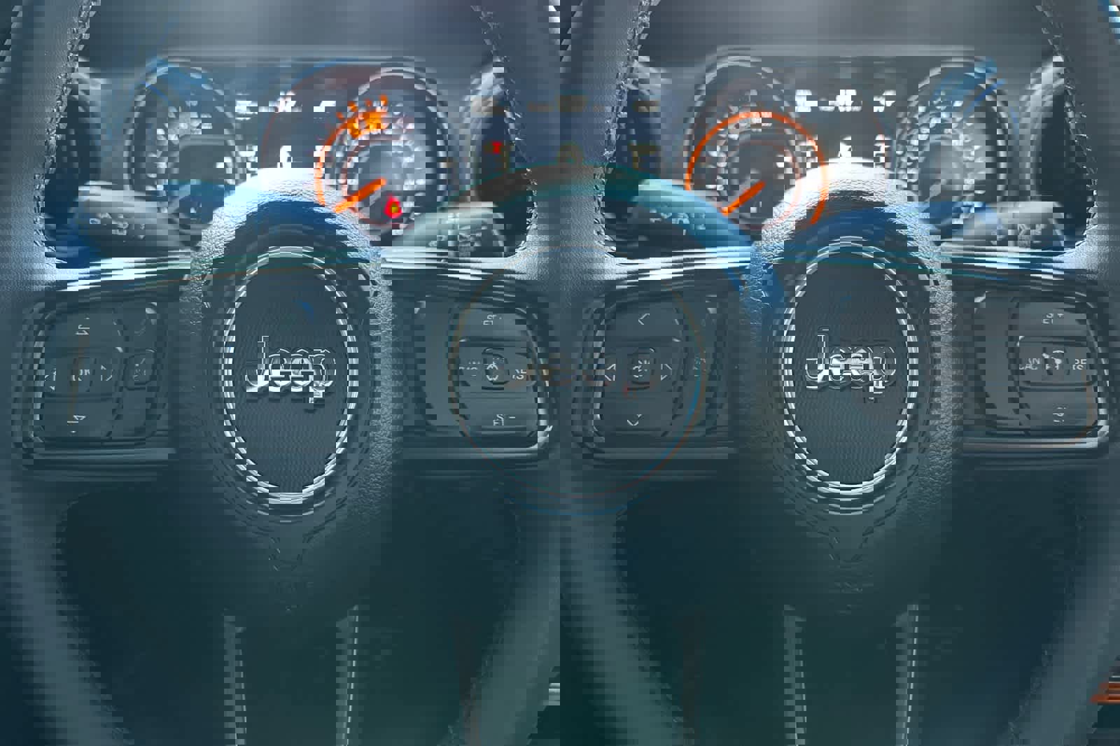 Used 2023 Jeep Gladiator Sport image 23