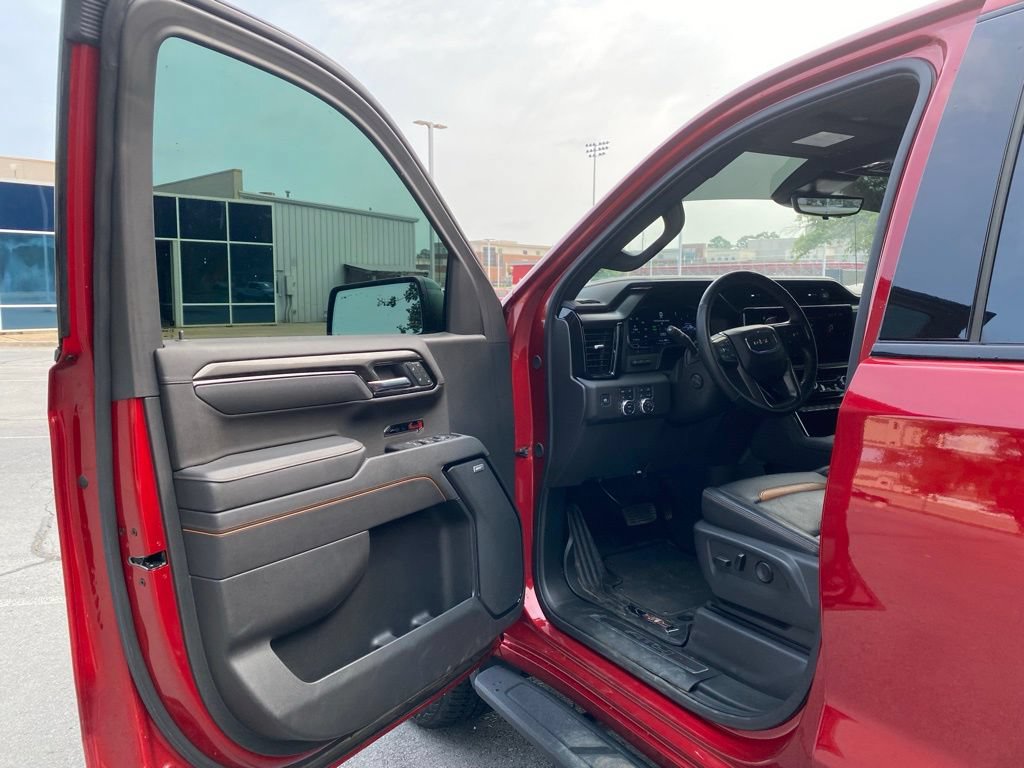 Used 2025 GMC Sierra 1500 AT4 w/ AT4 Premium Package AWD/4WD image 10