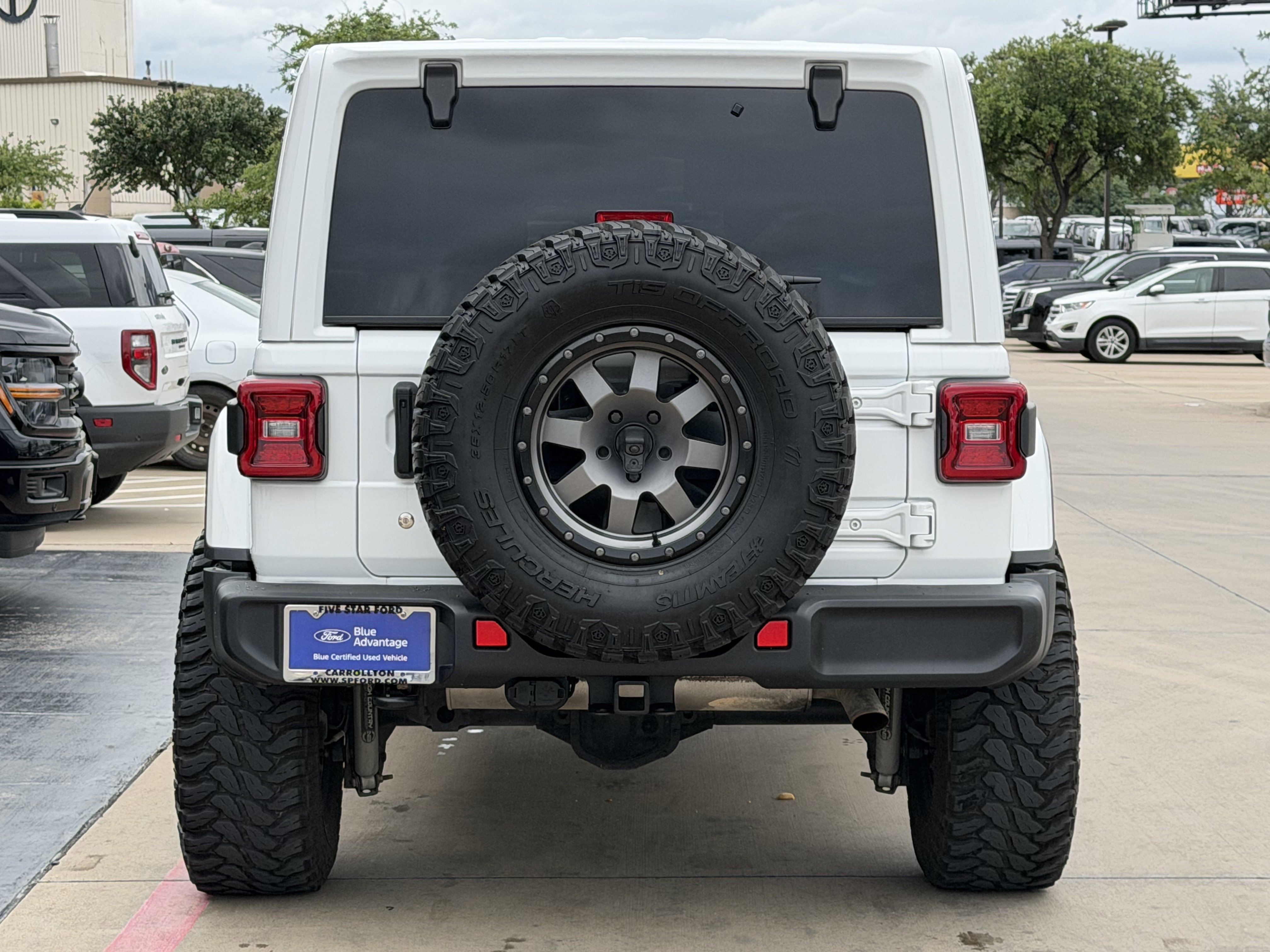 Used 2020 Jeep Wrangler Unlimited Sahara AWD/4WD image 5