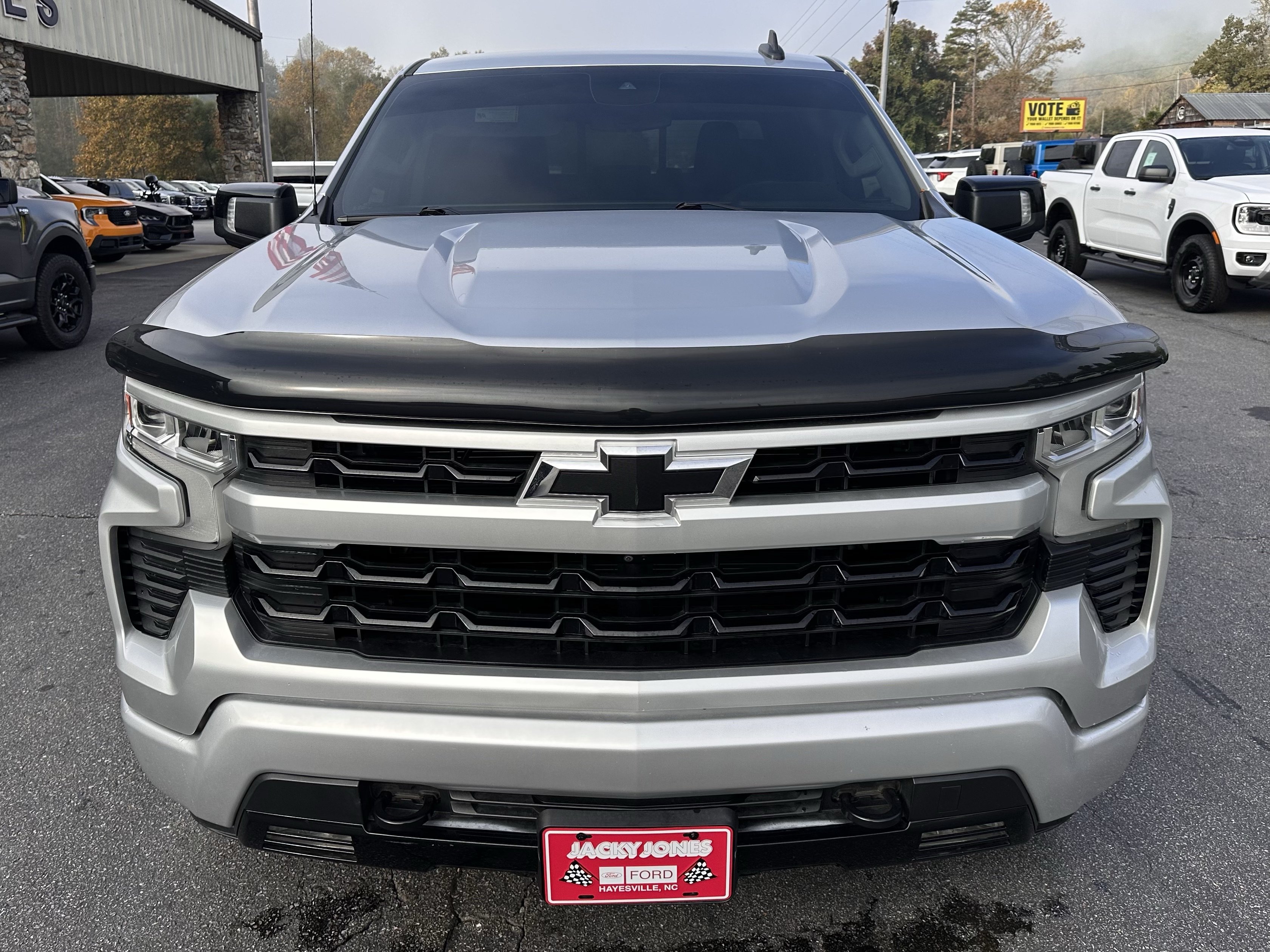 Used 2022 Chevrolet Silverado 1500 RST AWD/4WD image 3