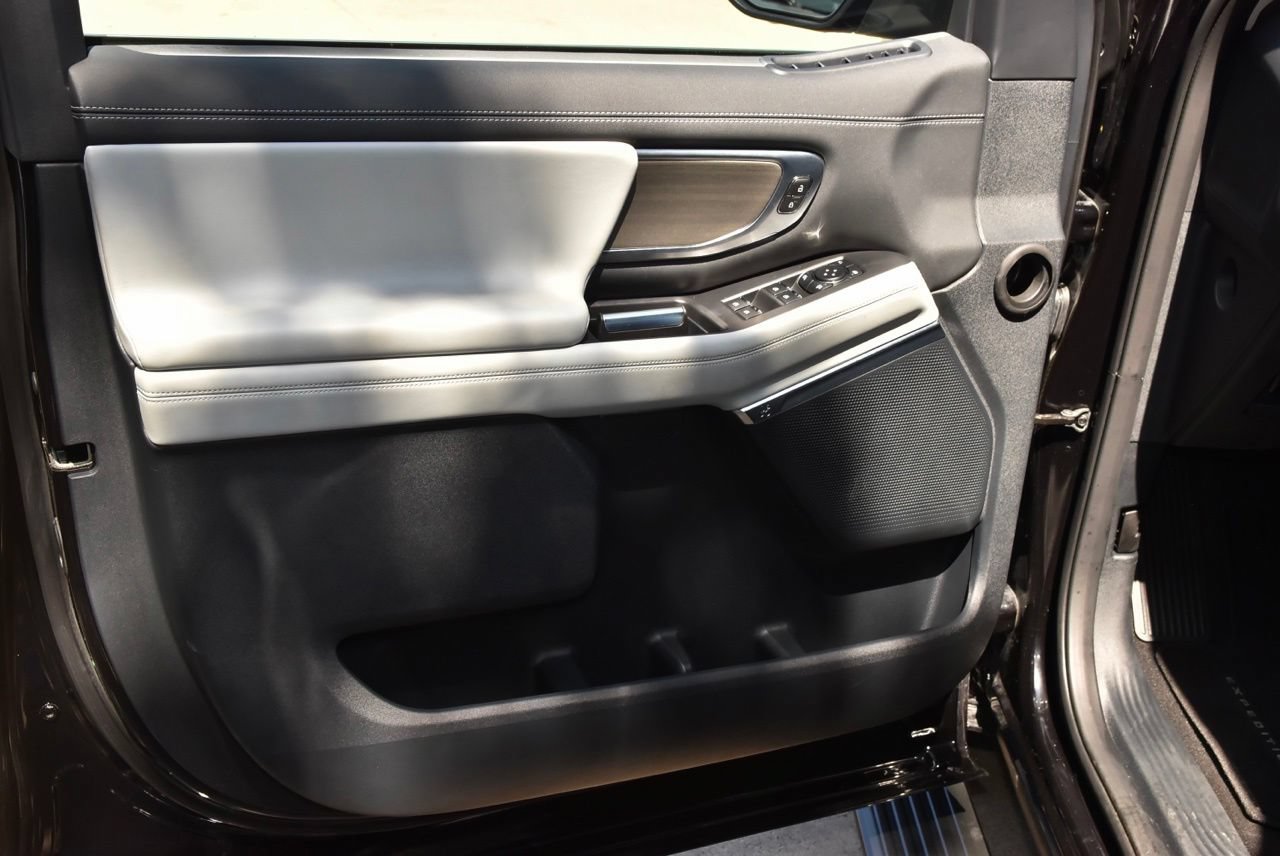 Certified 2025 Ford Expedition Platinum AWD/4WD image 37