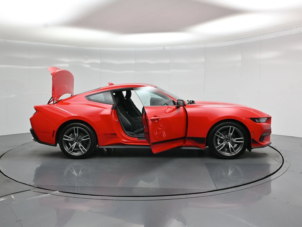 Certified 2024 Ford Mustang Coupe RWD image 4