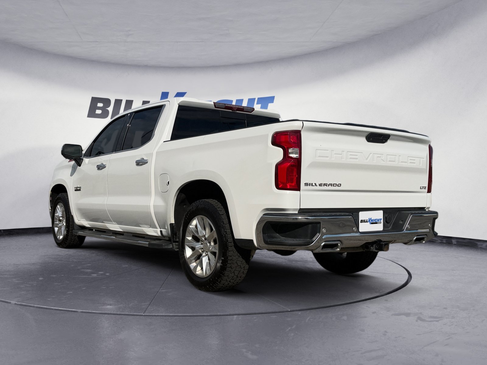 Used 2022 Chevrolet Silverado 1500 LTZ AWD/4WD image 3