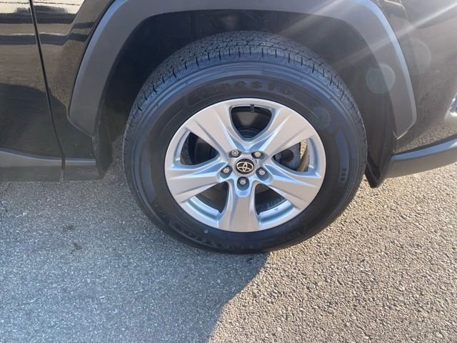Used 2021 Toyota RAV4 XLE w/ Convenience Package image 11