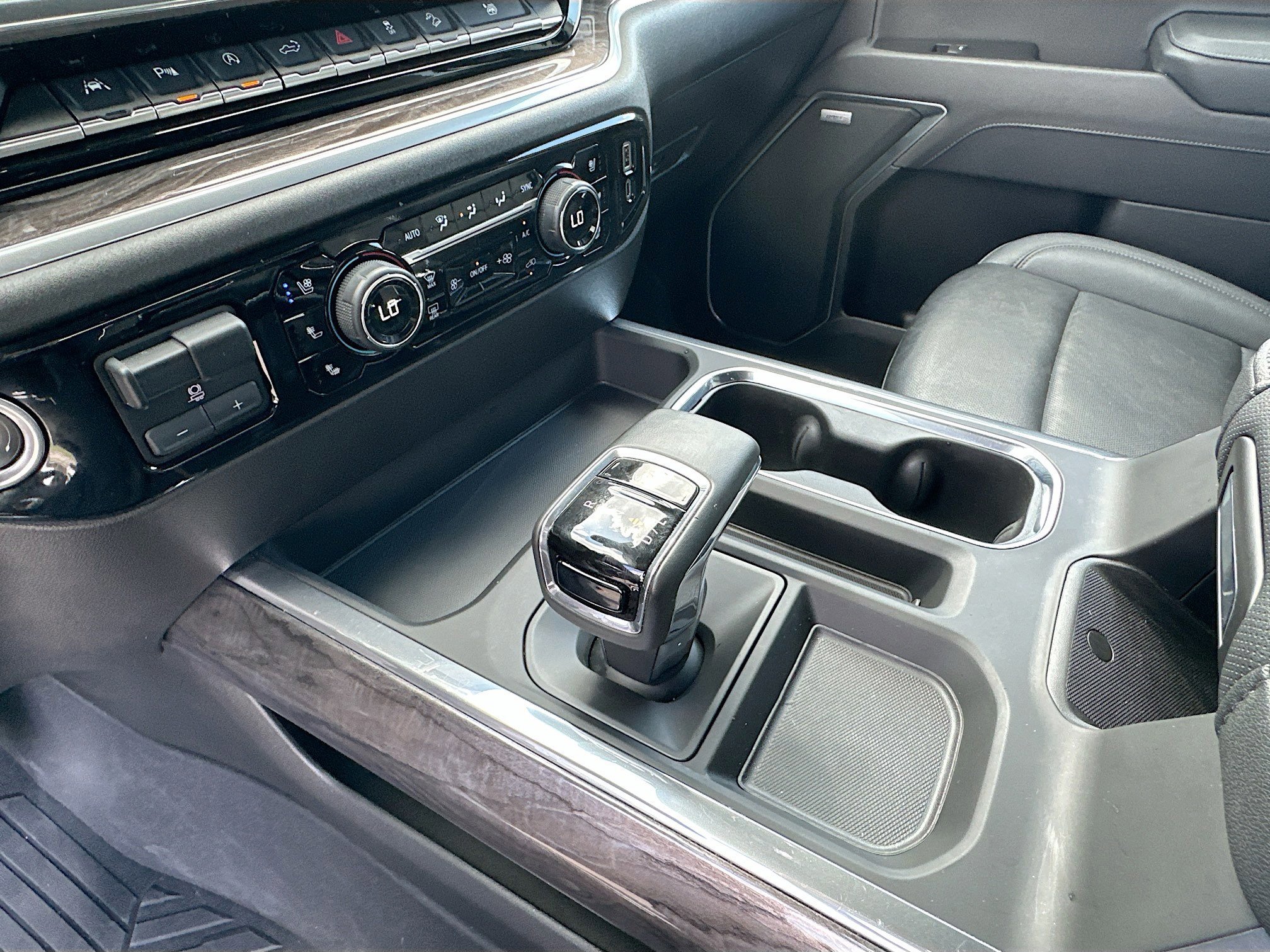 Used 2025 Chevrolet Silverado 1500 LTZ image 17