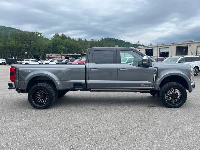 Certified 2025 Ford F450 Lariat w/ Lariat Ultimate Package AWD/4WD image 2
