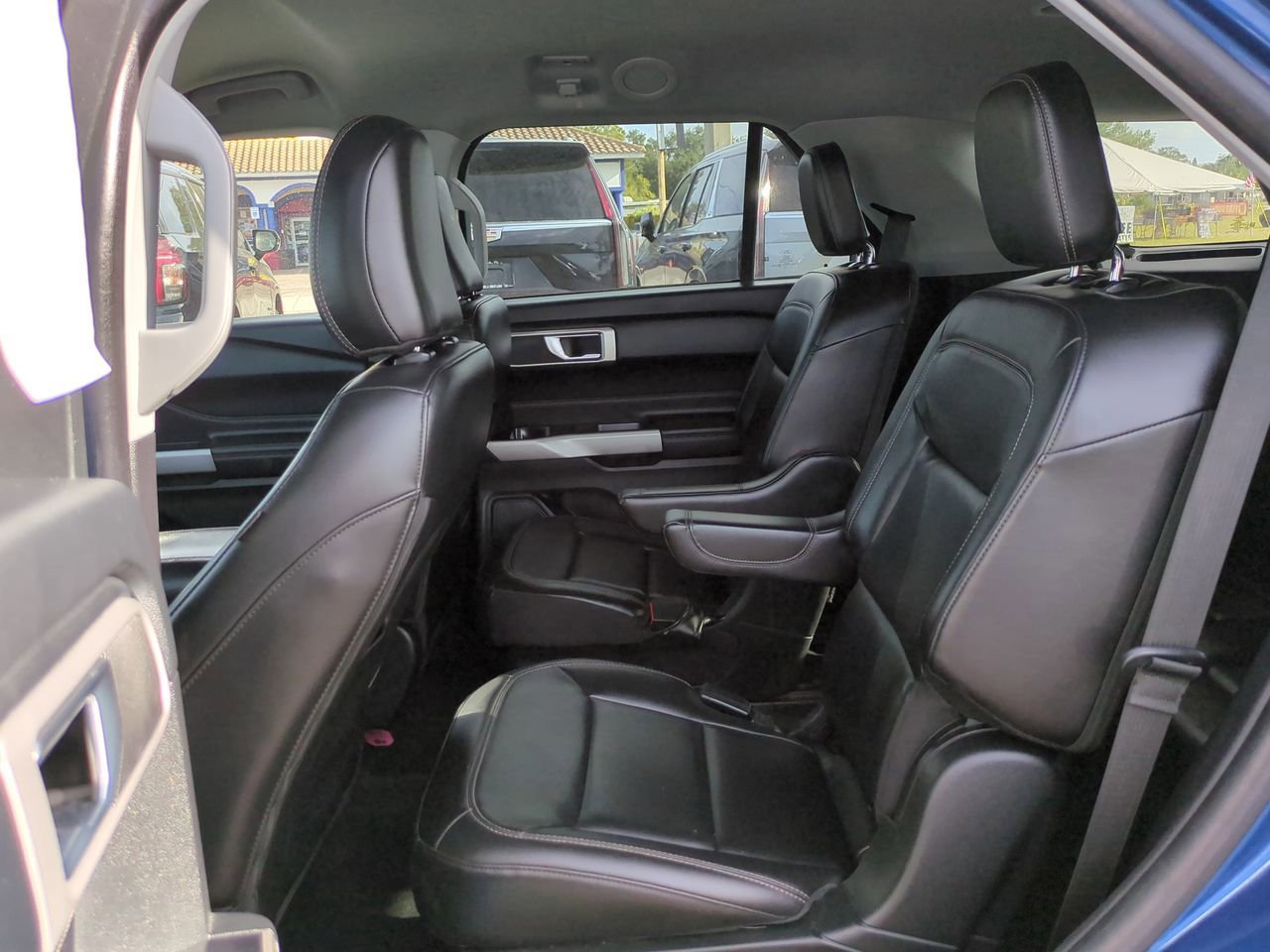 Certified 2022 Ford Explorer XLT w/ Equipment Group 202A AWD/4WD image 13