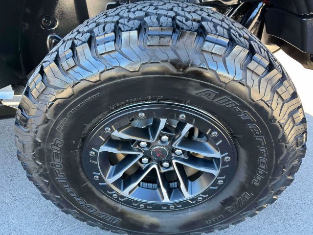 Used 2024 Jeep Wrangler Unlimited Rubicon w/ XTREMEE 35" Tire Package AWD/4WD image 11