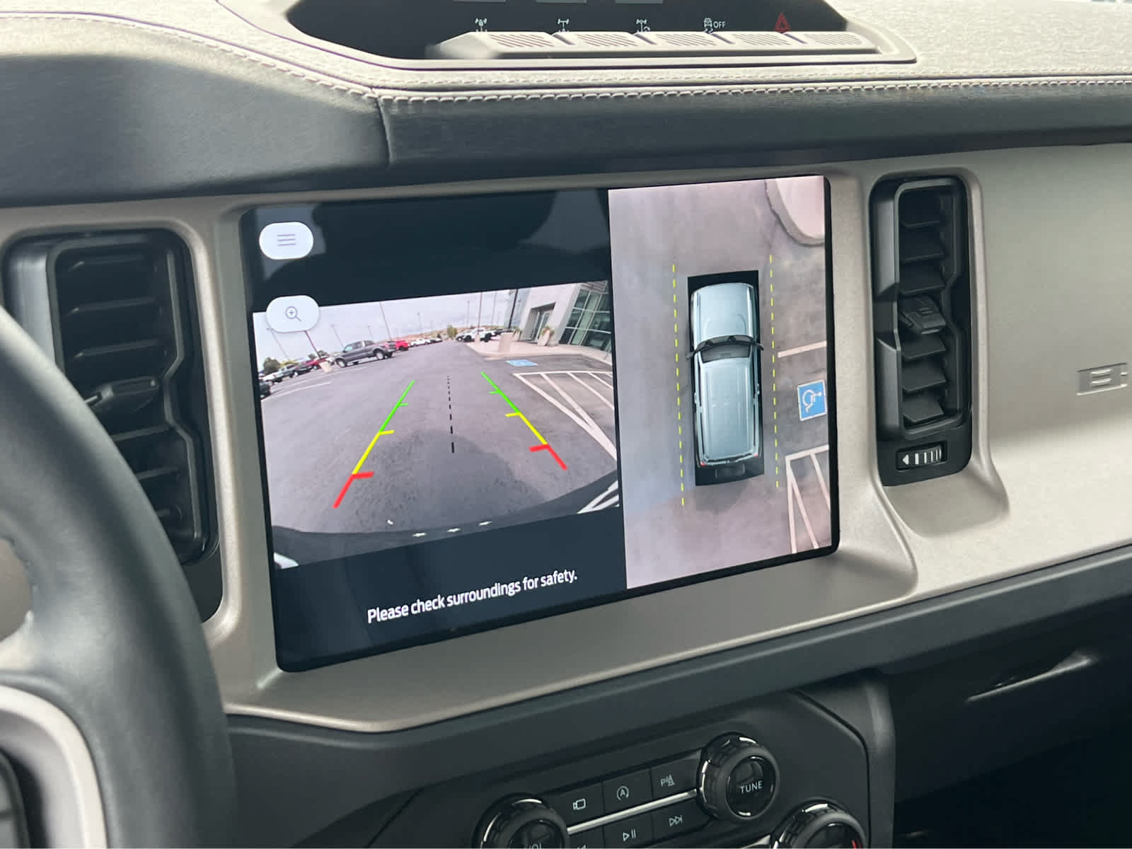 Certified 2025 Ford Bronco Outer Banks w/ Sasquatch Package AWD/4WD image 36