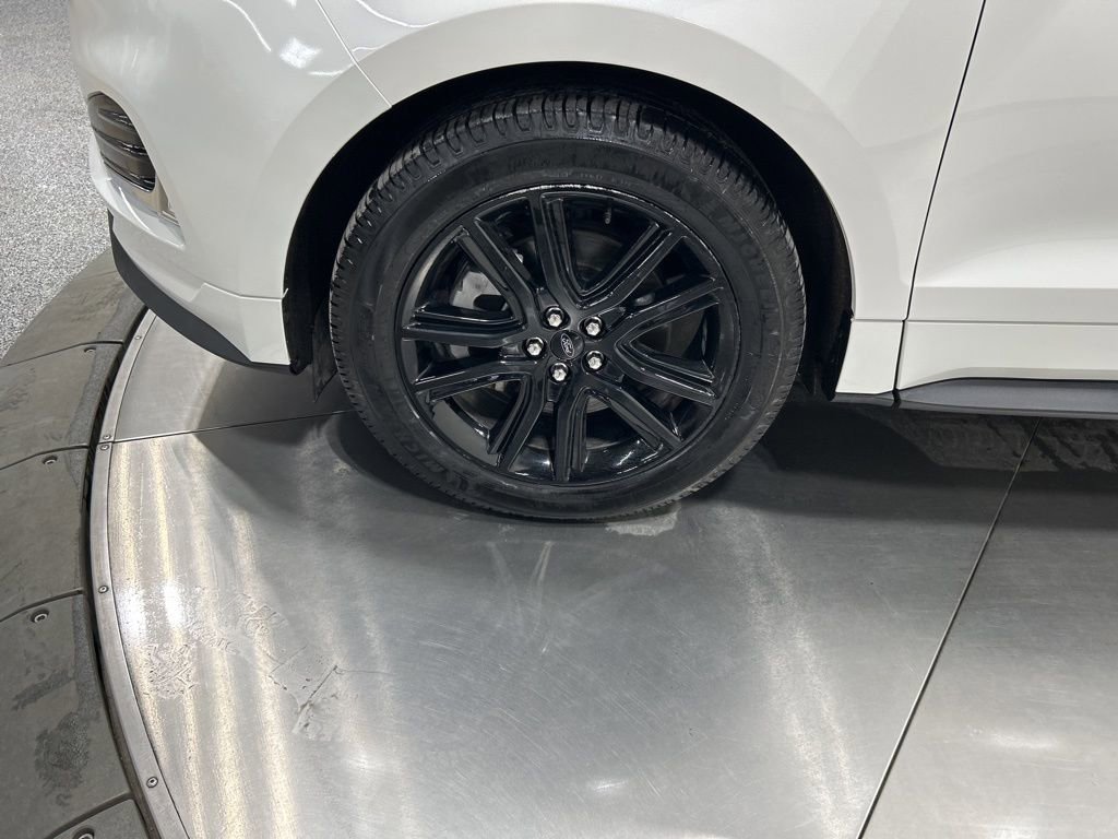 Certified 2024 Ford Edge ST-Line w/ Class II Trailer Tow Package image 34