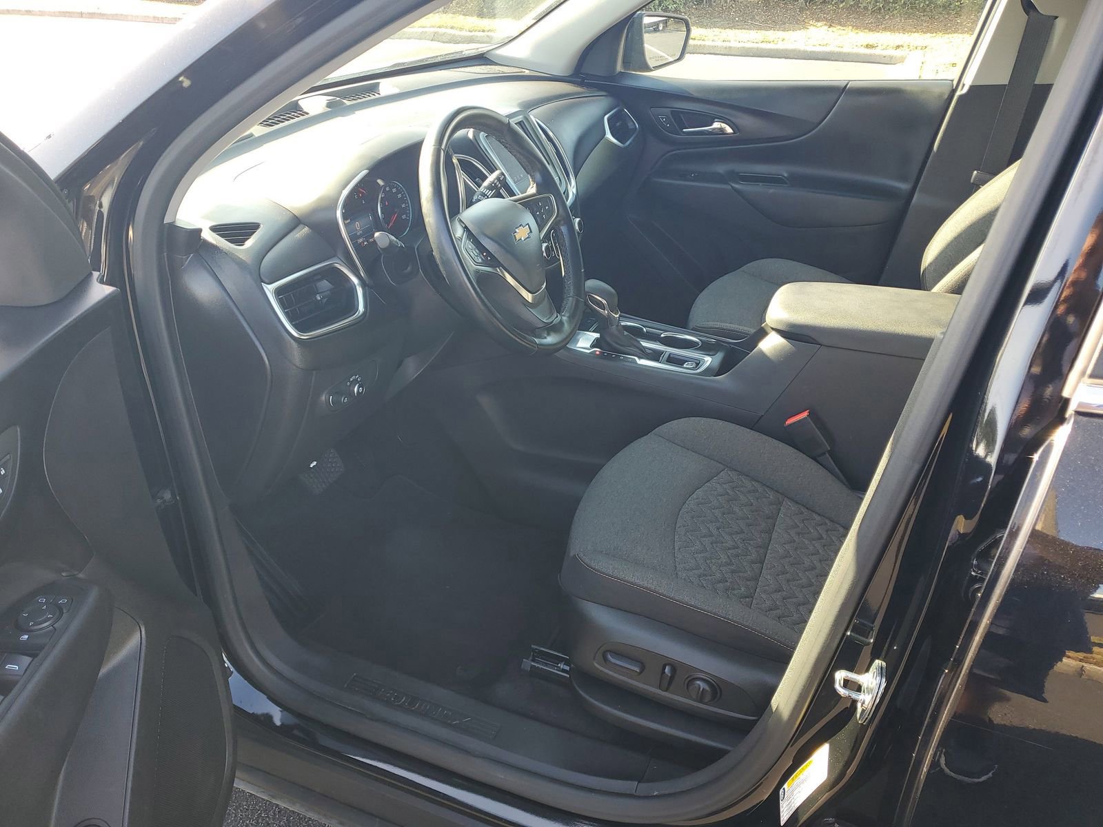 Used 2024 Chevrolet Equinox LT image 18