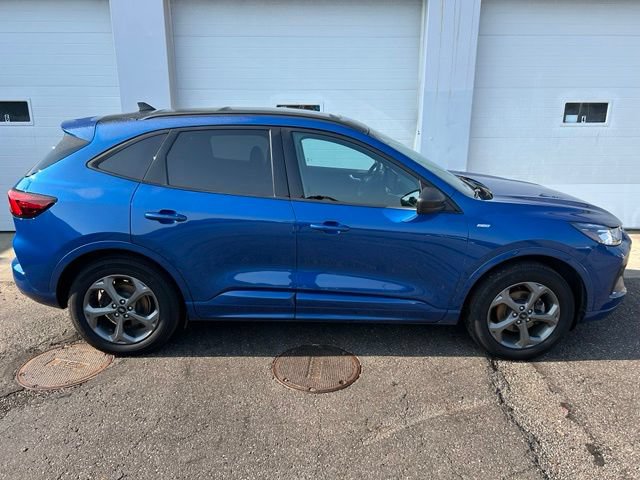 Certified 2023 Ford Escape ST-Line w/ Tech Pack #1 AWD/4WD image 6