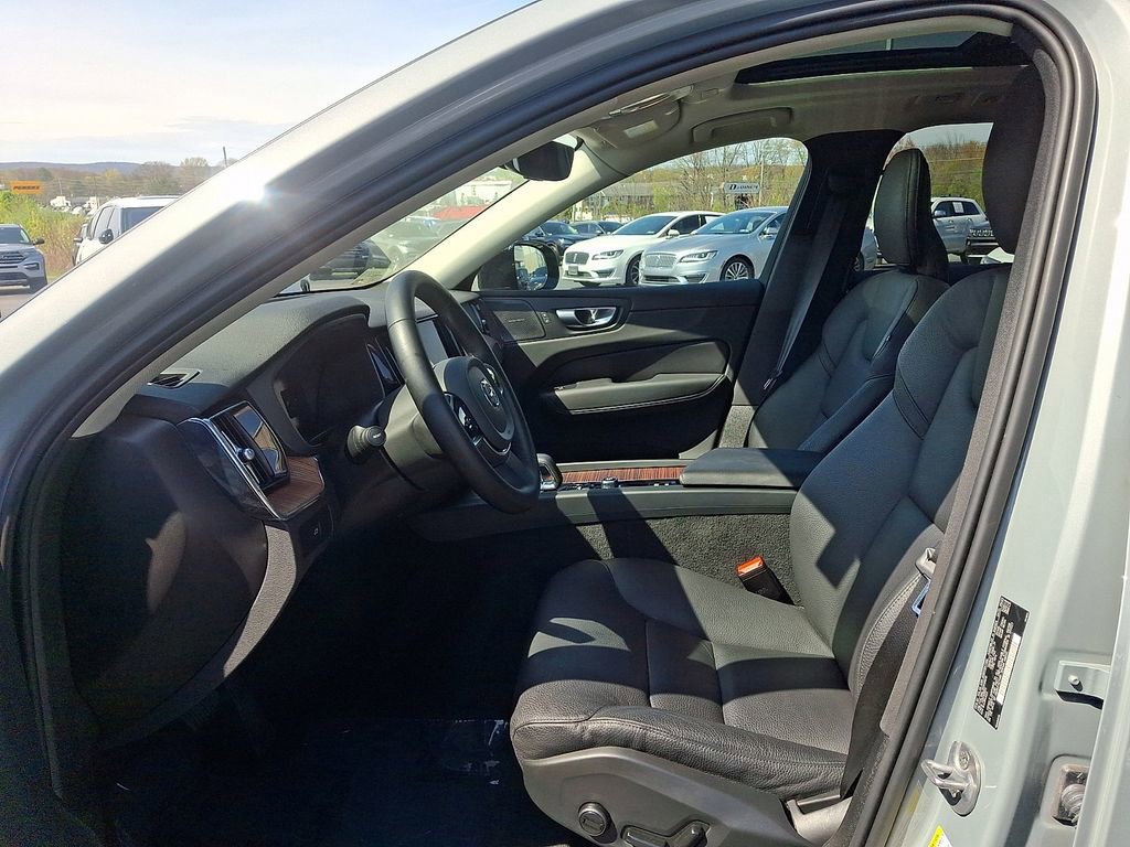 Used 2024 Volvo XC60 B5 Plus w/ Protection Package Premier AWD/4WD image 13