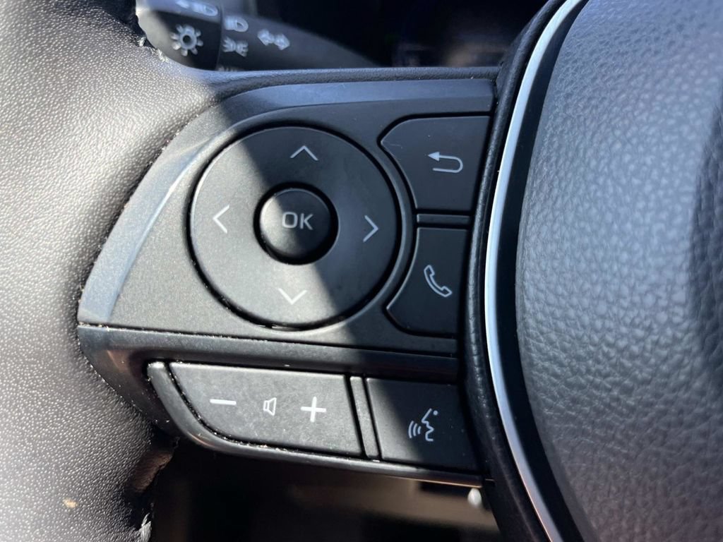 Used 2023 Toyota RAV4 XSE AWD/4WD image 34