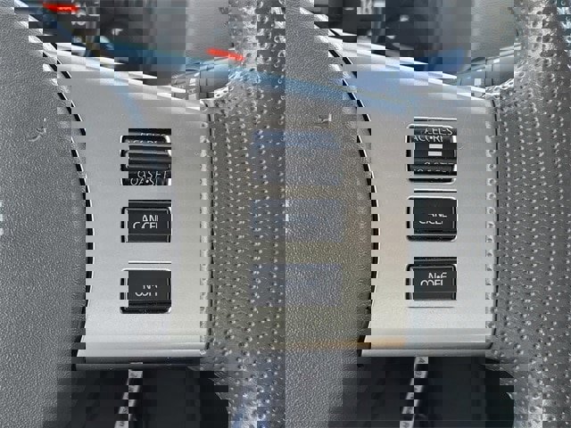 Used 2018 Nissan Frontier SV image 18