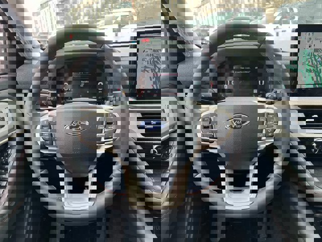 Certified 2025 Ford Explorer Active w/ Active Comfort Package image 10