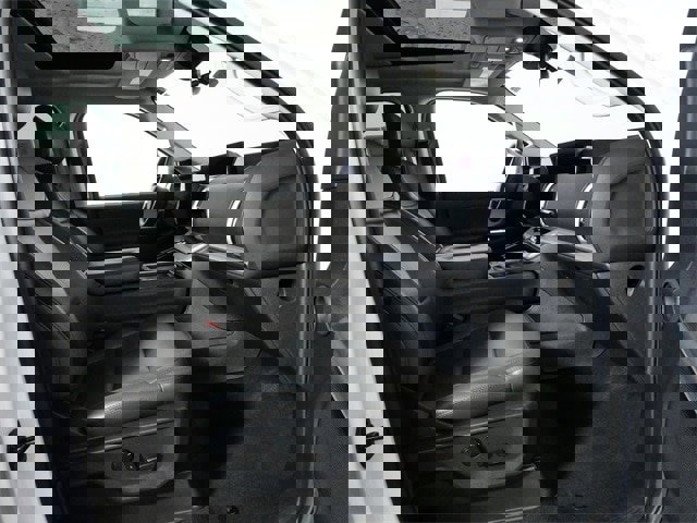 Certified 2025 Ford Expedition Active image 10