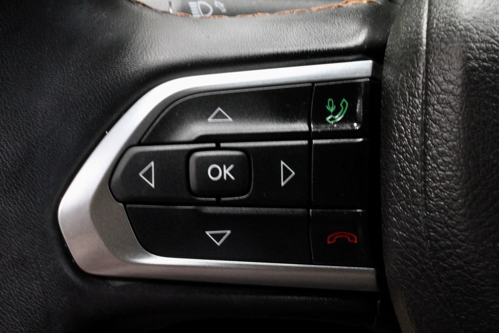 Used 2022 Jeep Compass Limited AWD/4WD image 25