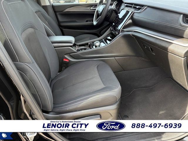 Used 2023 Jeep Grand Cherokee L Laredo image 13