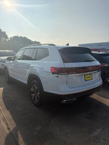 Used 2024 Volkswagen Atlas SE FWD image 3
